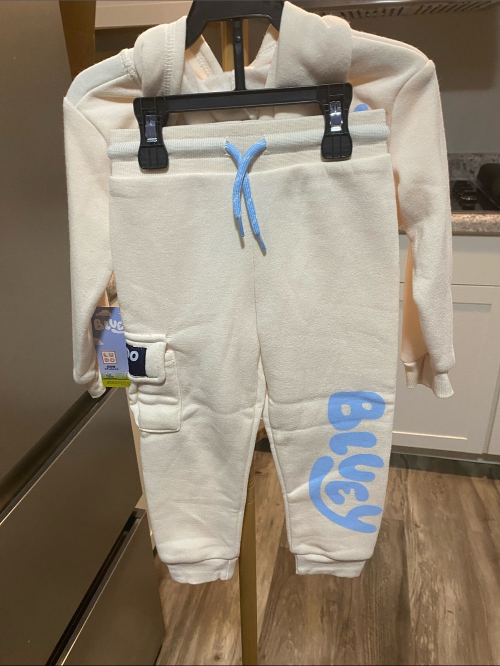 Bluey Cream Kids' Hoodie & Jogger Set with Blue Character Graphic 2T Boys & Girl - Picture 3 of 6